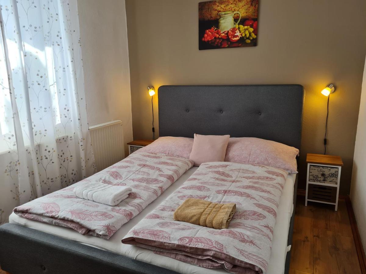 Fertodi Kuria Vendeghaz Hotel Bagian luar foto