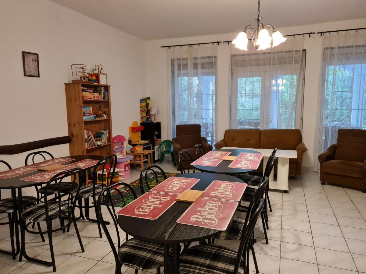 Fertodi Kuria Vendeghaz Hotel Bagian luar foto