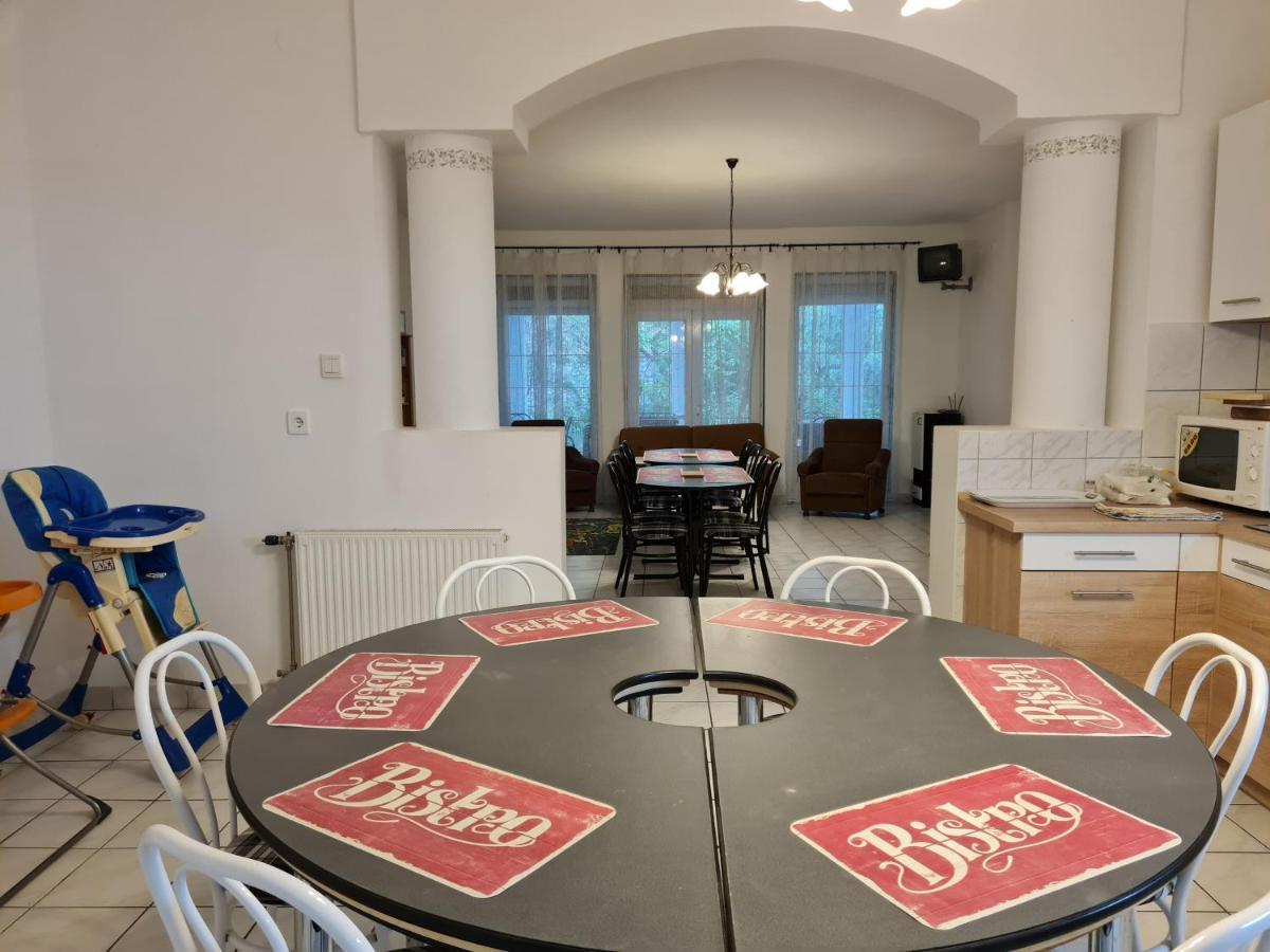 Fertodi Kuria Vendeghaz Hotel Bagian luar foto