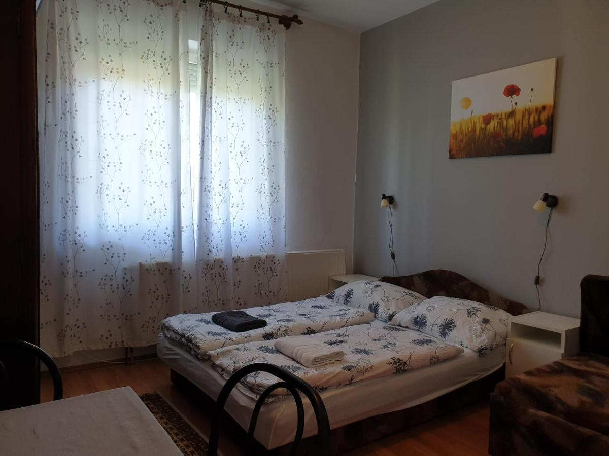 Fertodi Kuria Vendeghaz Hotel Bagian luar foto